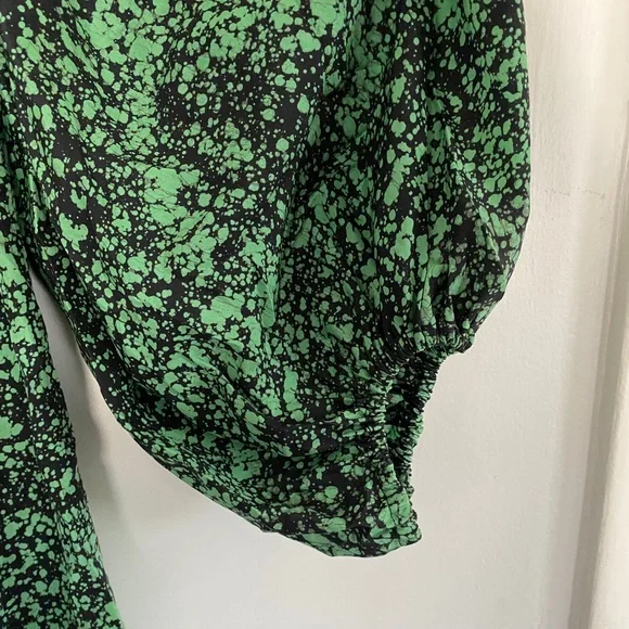 Diane von Fürstenberg Silk Blouse Puff Sleeve Green Splatter Print size Small - Picture 10 of 13